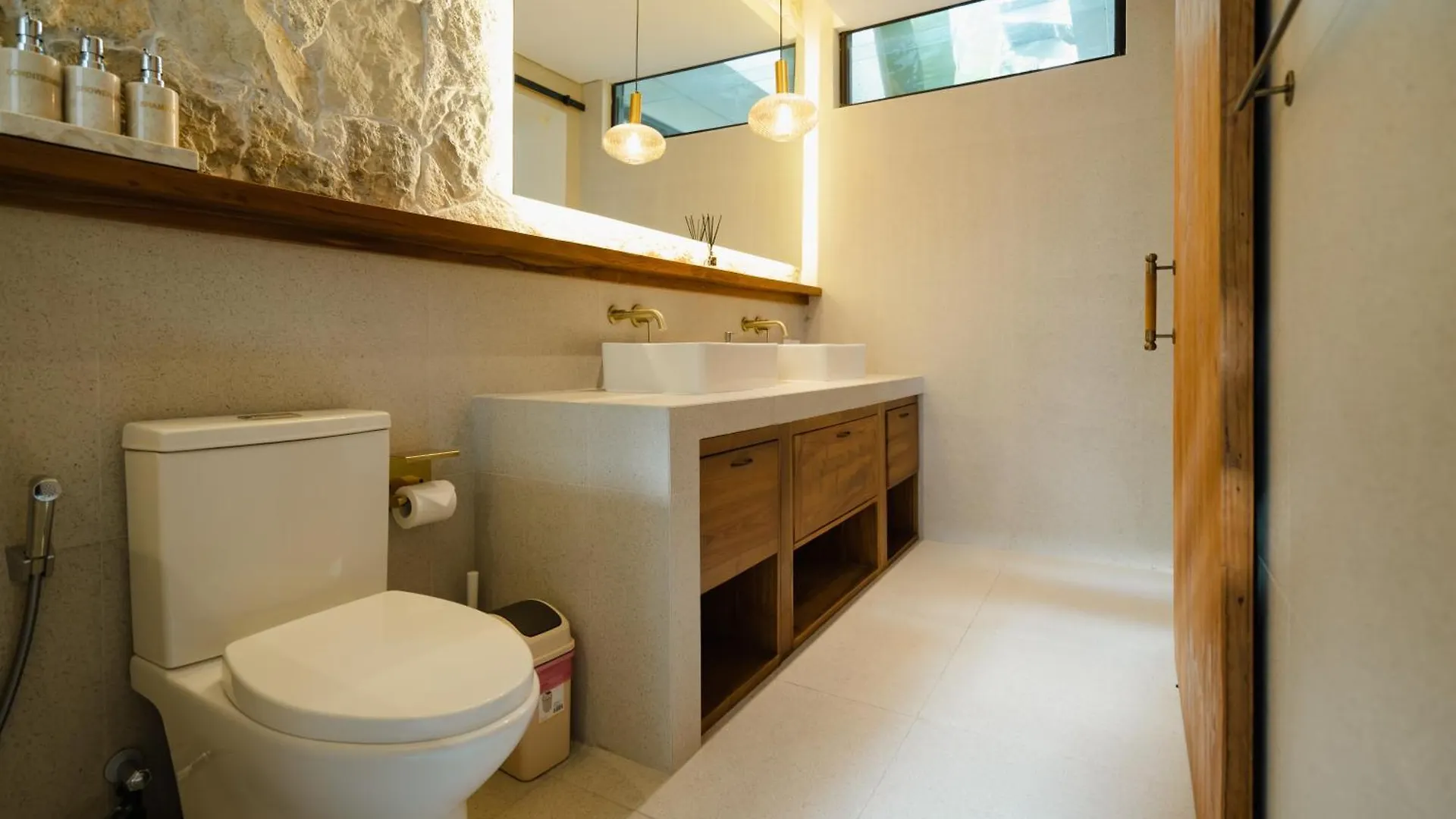 Casa Yellowstone 4Br - Seminyak 인도네시아