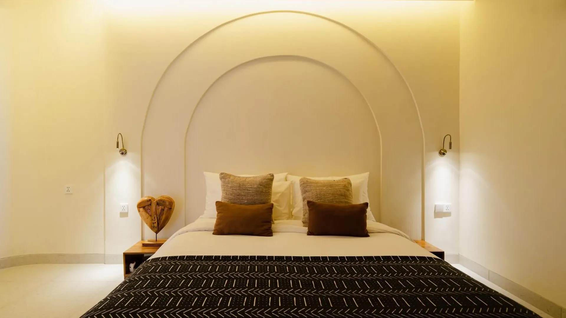 Casa Yellowstone 4Br - Seminyak 0*, 세미냑 인도네시아