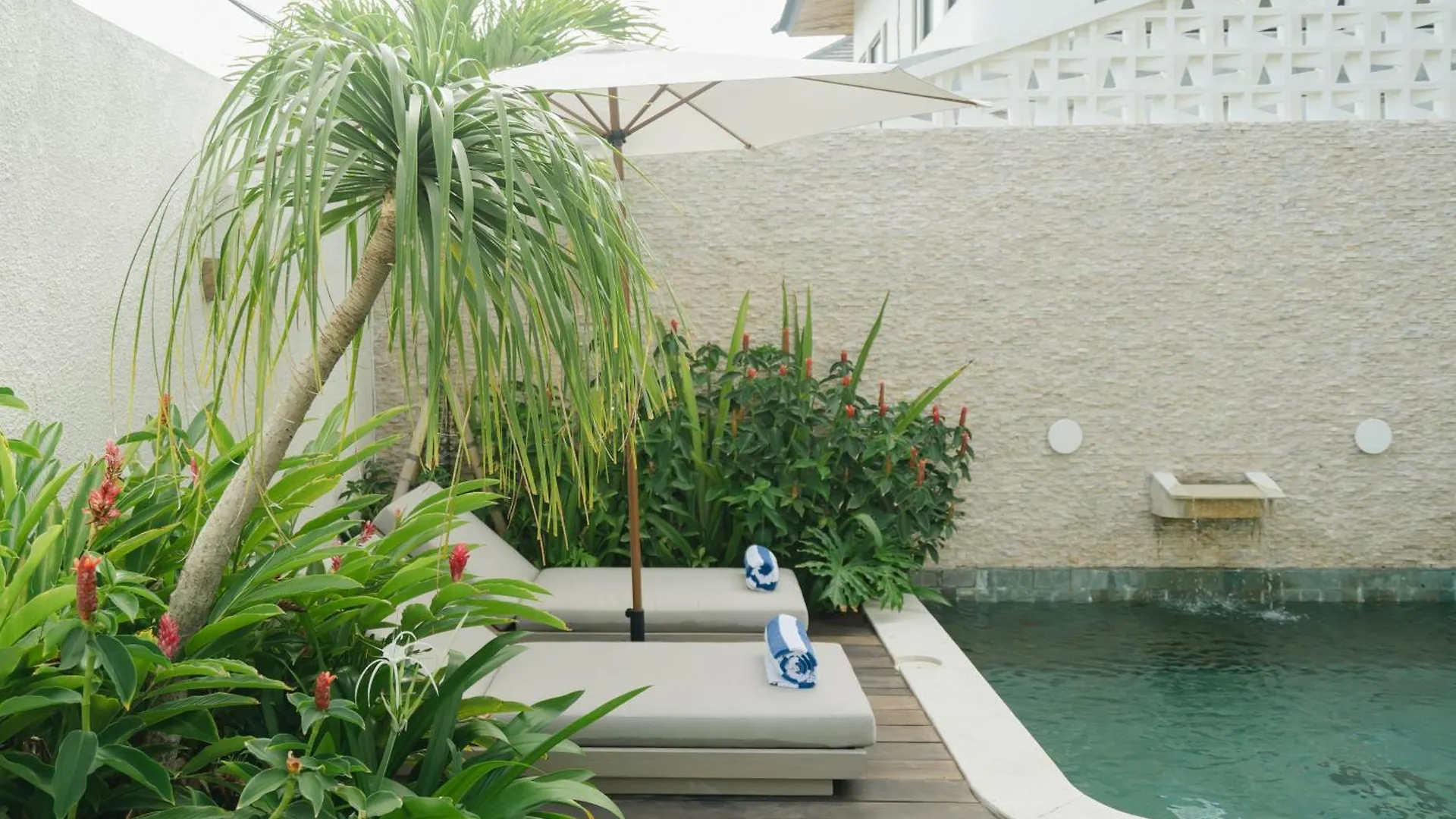 Casa Yellowstone 4Br - Seminyak