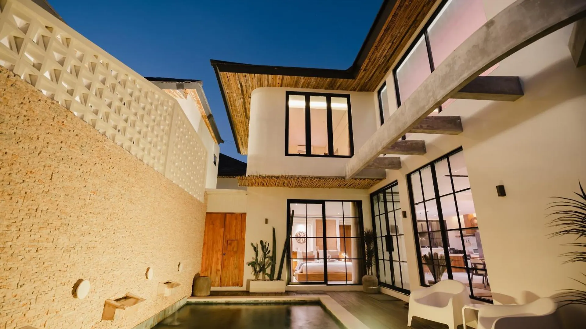Villa Casa Yellowstone 4Br - Seminyak