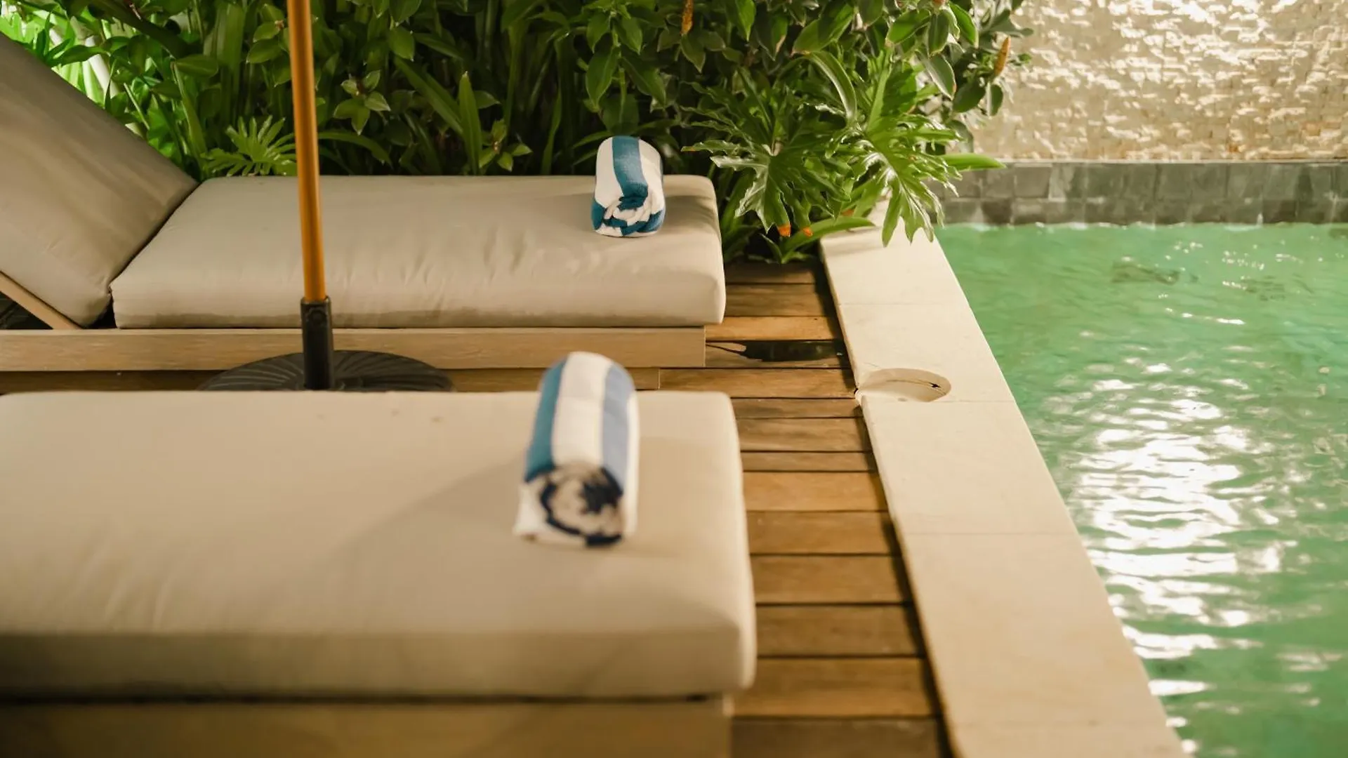 Villa Casa Yellowstone 4Br - Seminyak