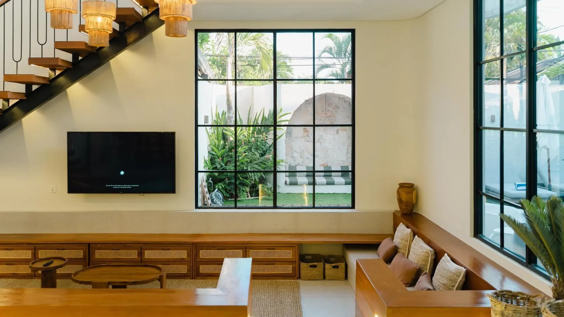 Casa Yellowstone 4Br - Seminyak